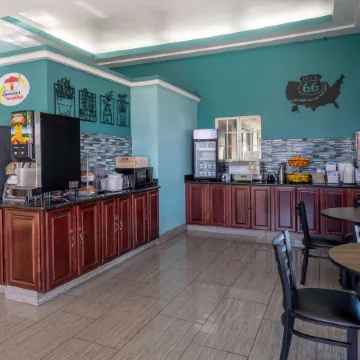 Super 8 by Wyndham Nau/Downtown Conference Center