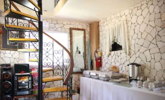 Comfort Kingdom Villa Bed & Breakfast - Housity