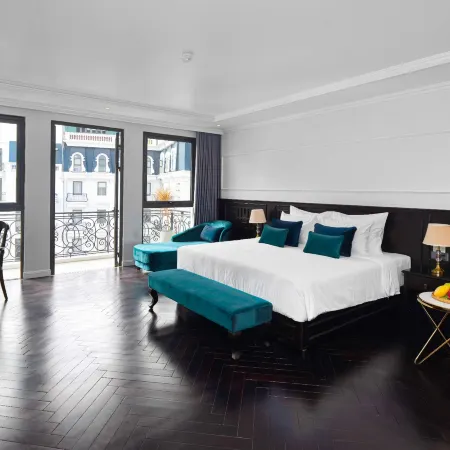 The Almin Hotel Отели рядом с достопримечательностью «Бухта Халонг»