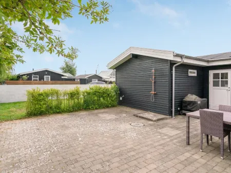 "Gunlef" - 50m from the Sea Отели рядом с достопримечательностью «Maritimt Center Danmark»