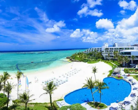 ザ・ムーンビーチ　ミュージアムリゾート 恩納村のホテル