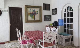 White Castle Hotel and Resort - Housity