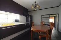 Old private house rental villa made by an architec Hôtels à : Yorii
