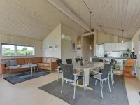 "Iorund" - 550m from the Sea Hotels near Årø vest strand