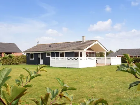 "Picabo" - 750m to the Fjord Отели в г. Тарм