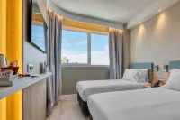 Holiday Inn Express MADRID - AIRPORT by IHG