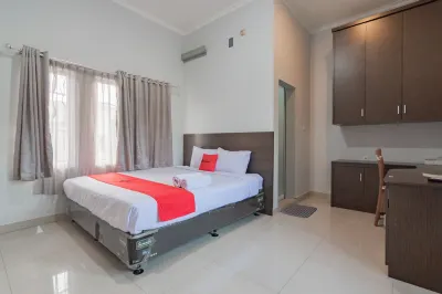 RedDoorz Plus Syariah @ Tuparev Cirebon 3 Hotell i Tuk