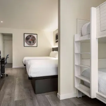 Ramada by Wyndham Anaheim Convention Center