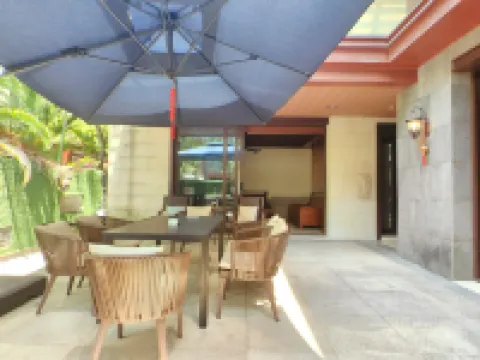 Whale House Sea View Inn