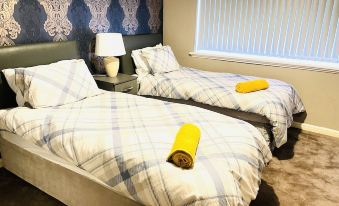 Inviting 3 -Bed House in Birmingham