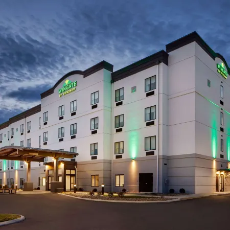 Wingate by Wyndham Hurricane WV
