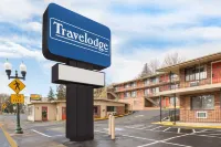 Travelodge by Wyndham Klamath Falls - parking