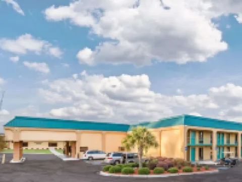 Quality Inn Hotels in Macon