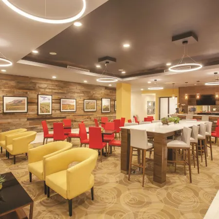 La Quinta Inn & Suites by Wyndham Morgan Hill-San Jose South