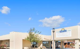 Days Inn by Wyndham Henrietta/Rochester Area