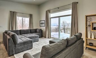 Fairview Vacation Rental w/ Mountain Views!