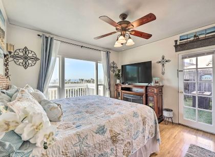 Walk to Ventura Beach: Comfy Home w/ Ocean Views
