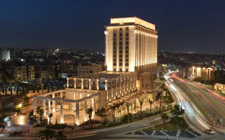 Four Seasons Hotel Amman Отели рядом с достопримечательностью «Мечеть короля Абдаллы I»