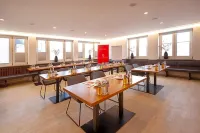 Hotel & Boarding House Schlosserwirt - parking
