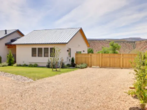 熱水浴缸和美景:距離錫安國家公園15英里的現代住宅 維爾京酒店