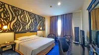 Plaza Inn Kendari Отели в г. 