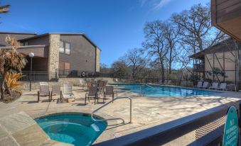 Luxury Riverfront Condo 1 Blk to Schlitterbahn!