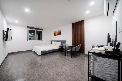 샤인모텔 추암해변 주변 호텔