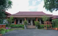 Singosari Guest House Hoteller i Taman Baru