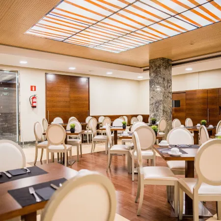 Hotel Compostela Отели рядом с достопримечательностью «Praza da Quintana»