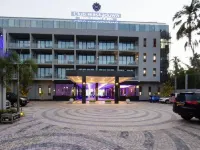 Club Waskaduwa Beach Resort & Spa Hotel dekat Wadduwa Beach