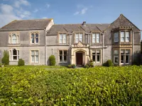 Meare Manor - parking