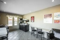 Econo Lodge Hotels in North Okanagan B