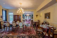 Amethyst Garden Hotels in Thunderbolt