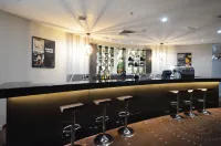 Hotel Grand Chancellor Townsville - bar