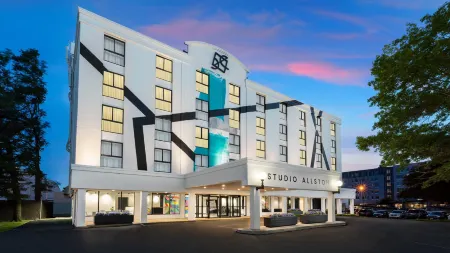 Studio Allston Hotel Boston Отели рядом со станцией Boston Landing Railway Station