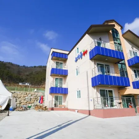 Buan Wooridle Pension Отели рядом с достопримечательностью «Аквапарк Byeonsan Aqua World»