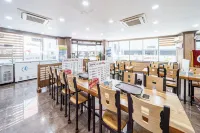 Gumi Road Hotel - parking