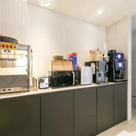 Changwon Brown Dot Hotel Palyong