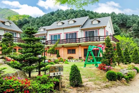 Pocheon Shine Hill Pension