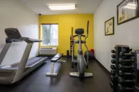 Days Inn & Suites by Wyndham Madison - Gym