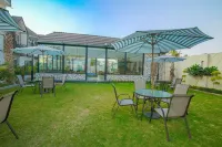Greenwood Villa Hotels near Central park