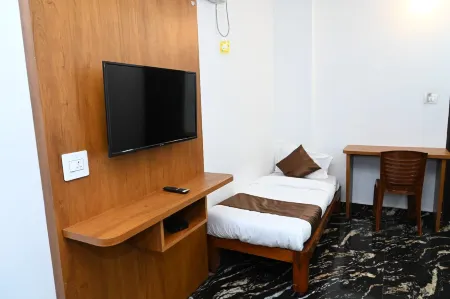 Hotel Palace Lodge Отели рядом с достопримечательностью «Ройал Гарден бич резорт»