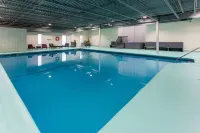 Travelodge by Wyndham Amherst - piscina