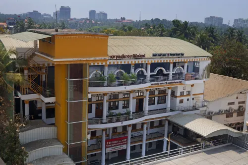Kediyoor Hotels - bar