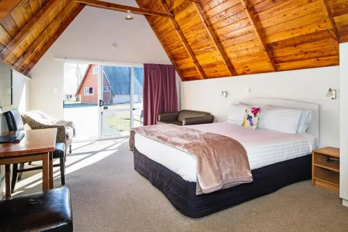 Mountain Chalets Motel Hotels in Twizel