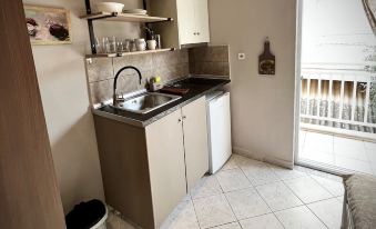 Room in Studio - Room for 2 People in Limenaria, Only Five Minutes Away from Center