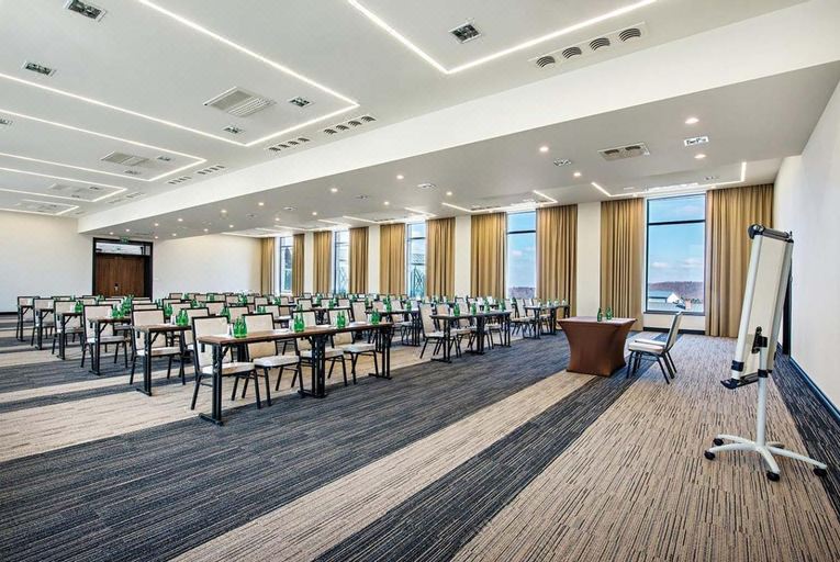 호텔 아르와무프 수영장