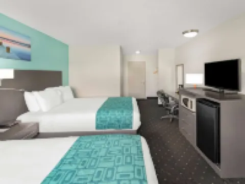 Howard Johnson by Wyndham Gananoque Hotels in Gananoque