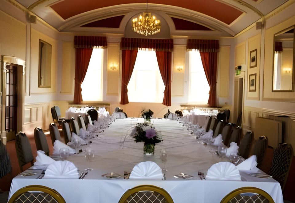 스투어브리지 탤벗 호텔