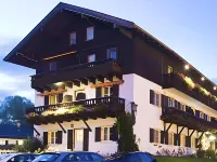 Hotel Schlossblick Chiemsee Hotels in der Nähe von EDEKA Summerer